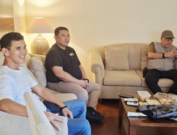 Tinjau Pelatnas di Hotel Sultan, Ketum PP PESTI Tekankan Disiplin dan Target Prestasi Lebih Tinggi