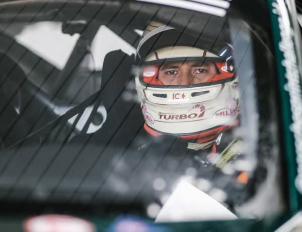 Sean Gelael Latihan Intensif di Sirkuit Mandalika