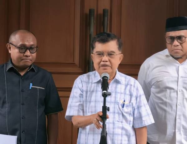 Jusuf Kalla Bantah Tuduhan Pendanaan Isu Ijazah Jokowi, Siap Tempuh Jalur Hukum