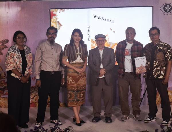 Membaca Bali Lewat Warna: Buku Ini Ungkap Jejak Identitas dari Kosmologi hingga Globalisasi
