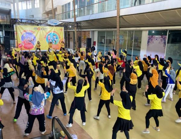 Maxim Ajak Ribuan Warga Depok Hidup Sehat Lewat Gelaran Zumba Akbar Bertabur Hadiah