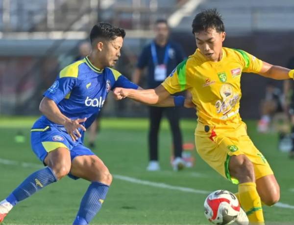 Derby Jatim BRI Super League: Persebaya Unggul , Sikat Arema FC 4-0