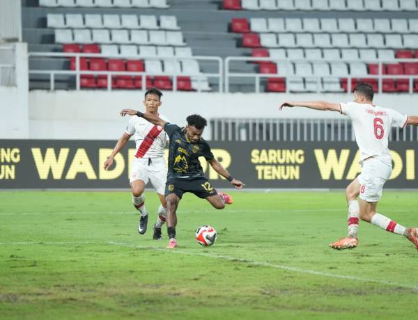 Laskar Kie Raha Gasak Persis Solo 5-2, Tri Setiawan: Kerja Keras Seluruh Tim Berbuah Tiga Poin