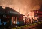 Kebakaran Landa Sejumlah Rumah di Jalan KS Tubun 3 Palmrrah