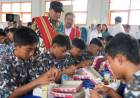 Pj Gubernur Sulbar Lakukan Uji Coba Makan Gratis di SMK 1 Mamasa