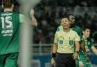 Persebaya Kritik Wasit Lapangam dan VAR yang Kurang  Jeli