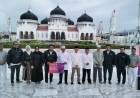 MRB Terima Wakaf 100 Al-Qur'an dan Modem Internet dari XL Smart 