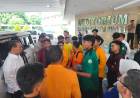 Mentan Amran Dengar Aspirasi Mahasiswa dan Beri Solusi Cepat di Lobi Kementan