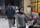 Anggota DPR Nonaktif Uya Kuya dan Astrid Datangi Polres Metro Jaktim