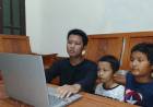 Kolaborasi  Pemerintah dan Orang Tua di Era Konektivitas Tanpa Batas jadi Benteng Anak Agar Aman di Ruang Digital